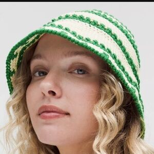 Lululemon Cotton Crochet Women's Bucket Hat Ivory & Raceway Green Size S/M RARE